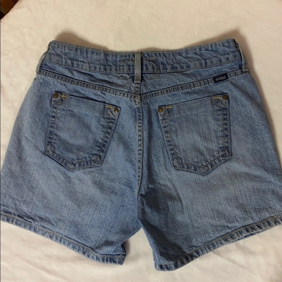 Levi’s Shorts Sz 10 - Picture 2 of 3
